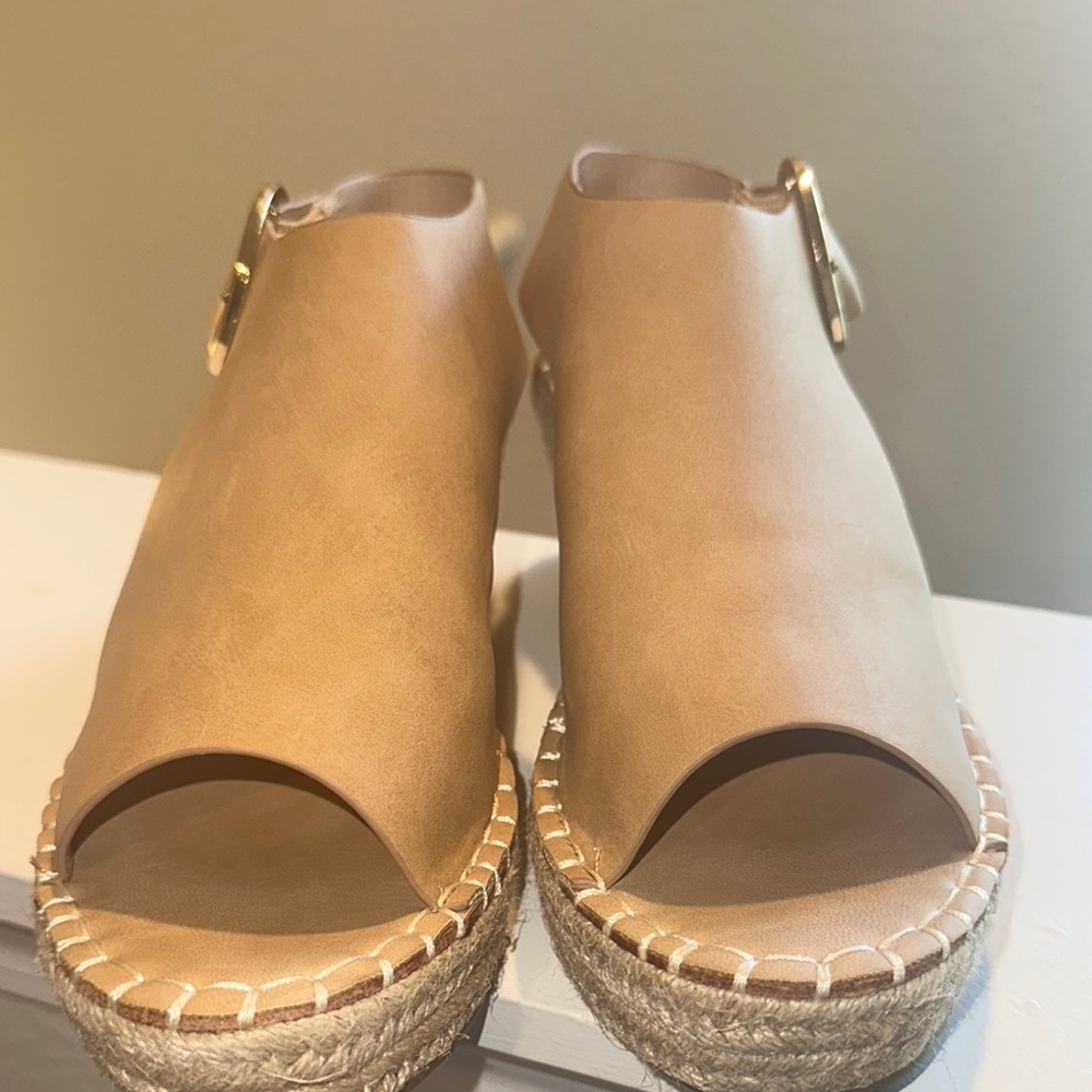 Women's Tan Espadrille Sandals, like new worn once and to big for my foot.